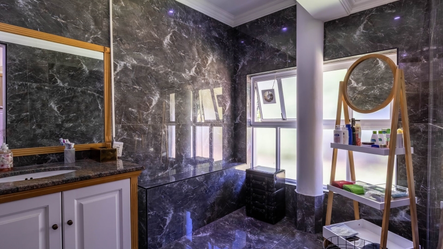 7 Bedroom Property for Sale in Constantia Western Cape